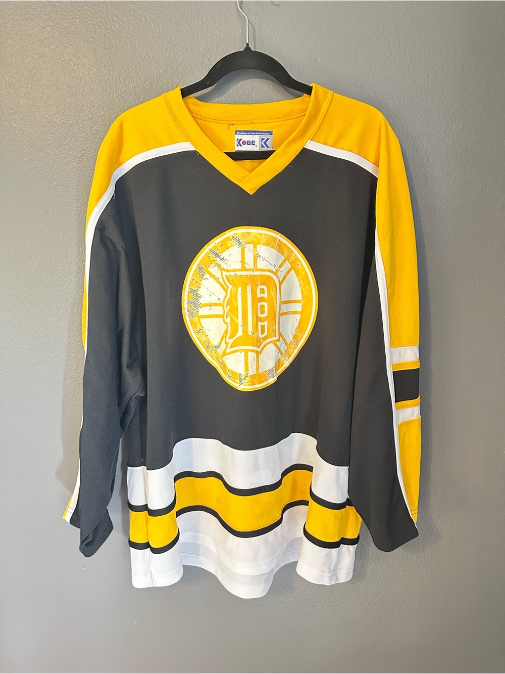 Y2K Motor City Blades Detroit Women’s Hockey Jersey #28 XL Canada